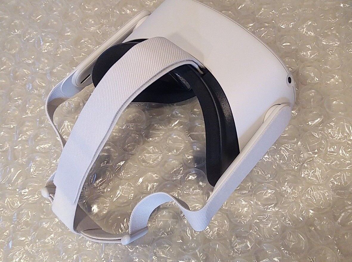Meta Oculus Qest 2 128gb  Vr Headset-for Parts Or Not Working.